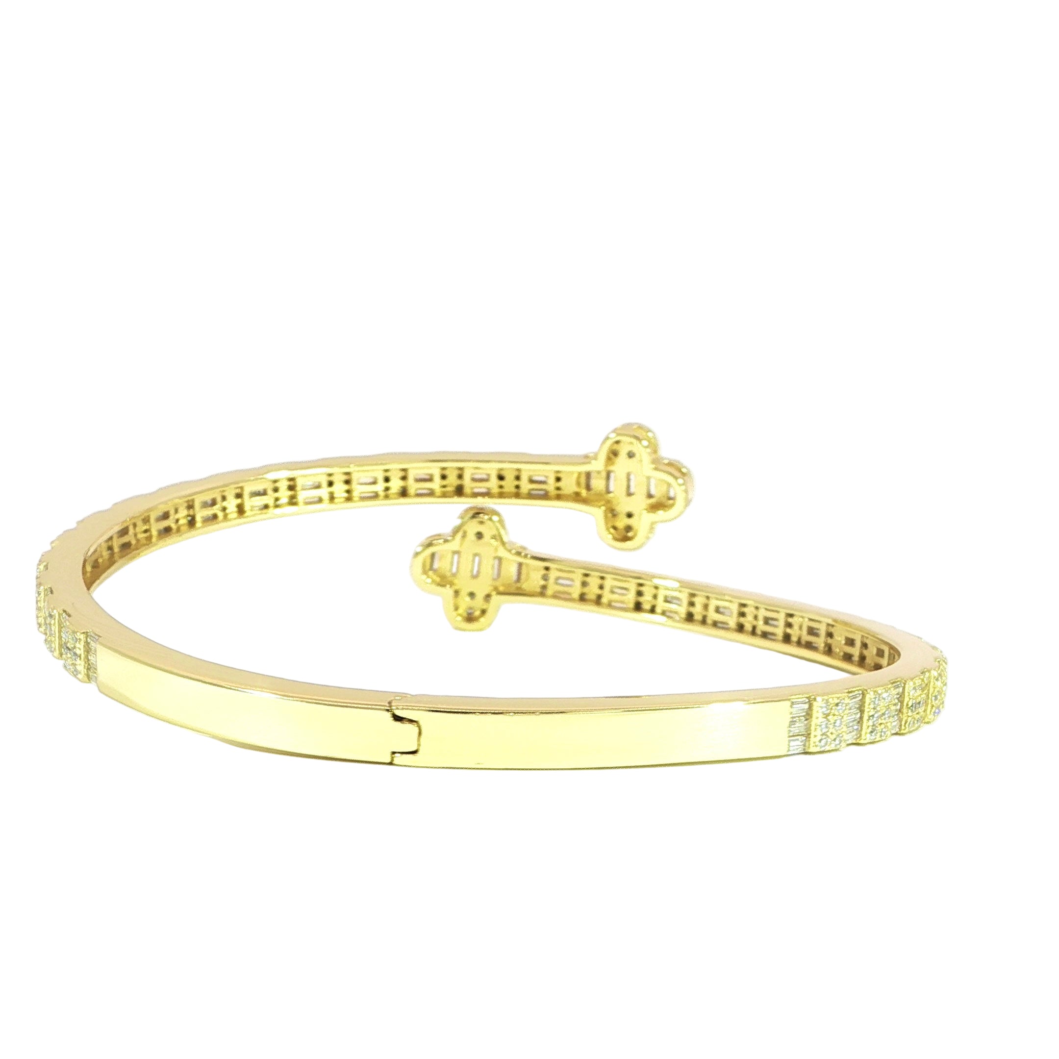 Sterling Silver Open Clover Bangle – VVS Moissanite 4.32 CTW