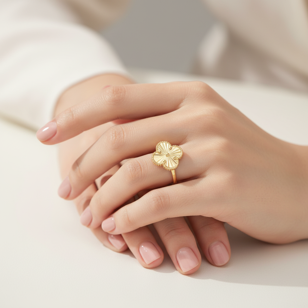 14K Gold Diamond Cut Clover Ring – 13MM