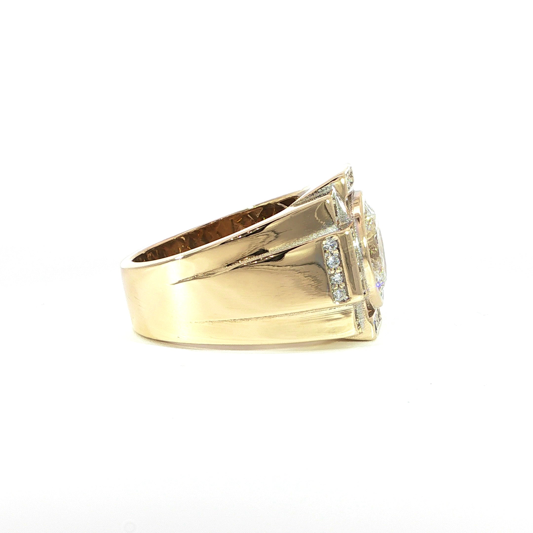 14K Yellow Gold 3ct Oval Lab Grown Diamond Men’s Ring with Natural Side Diamonds – 3.4ctw