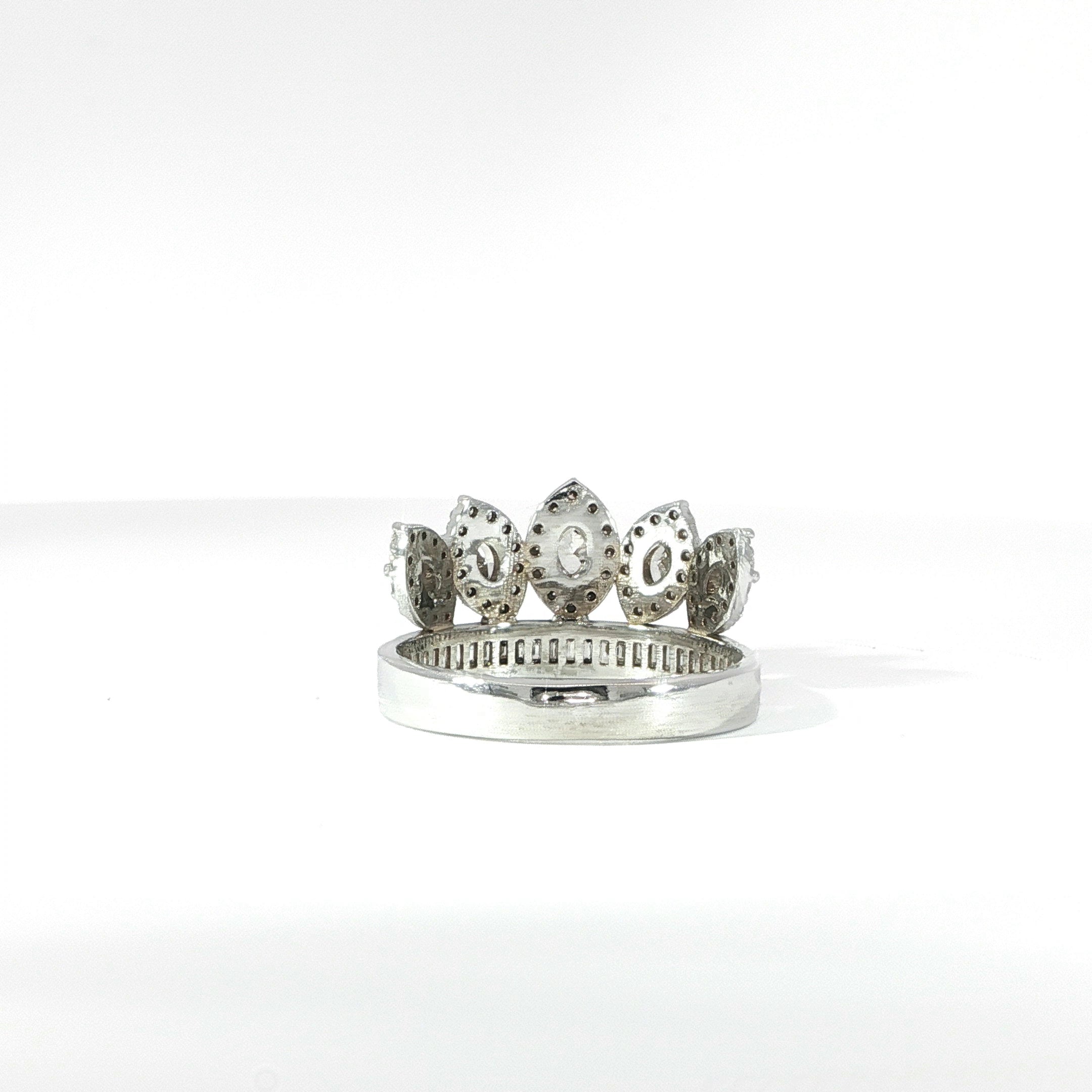 14K White Gold Crown-Style LG Diamond Ring ā 2ctw
