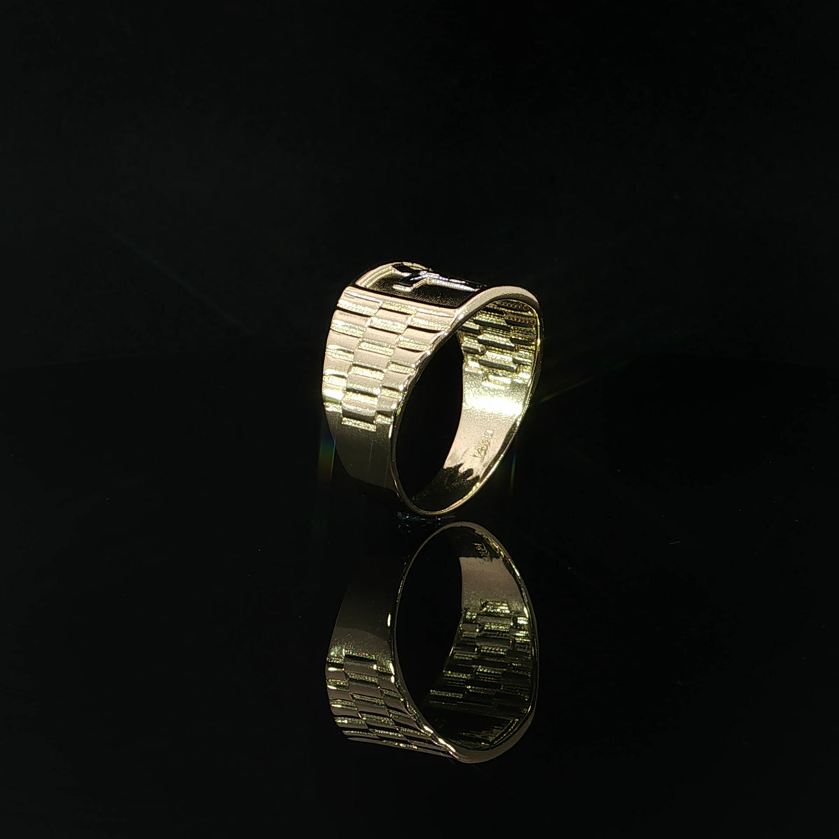 14K Yellow Gold Crucifix Ring – 13MM