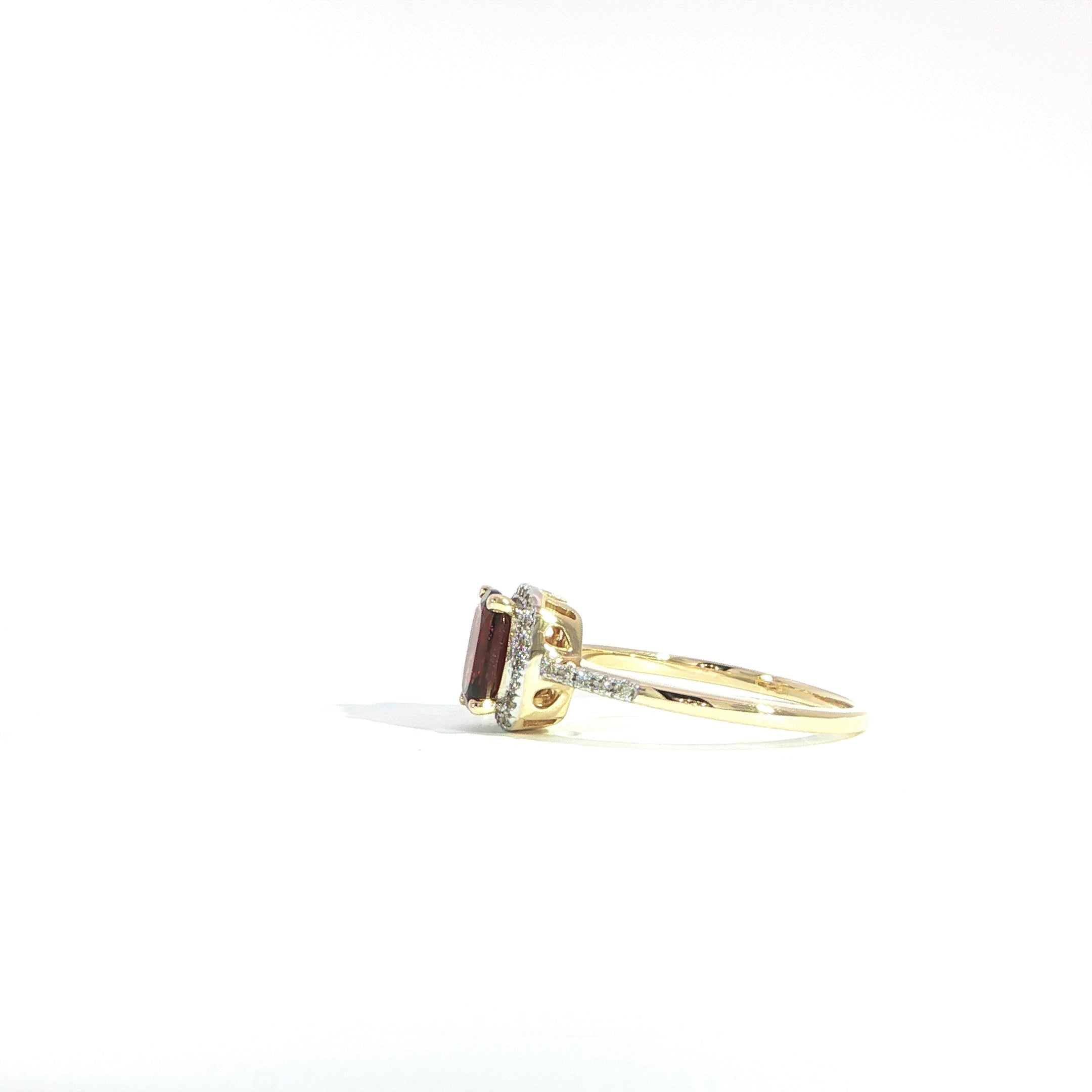 Elongated cushion gemstone ring side detail