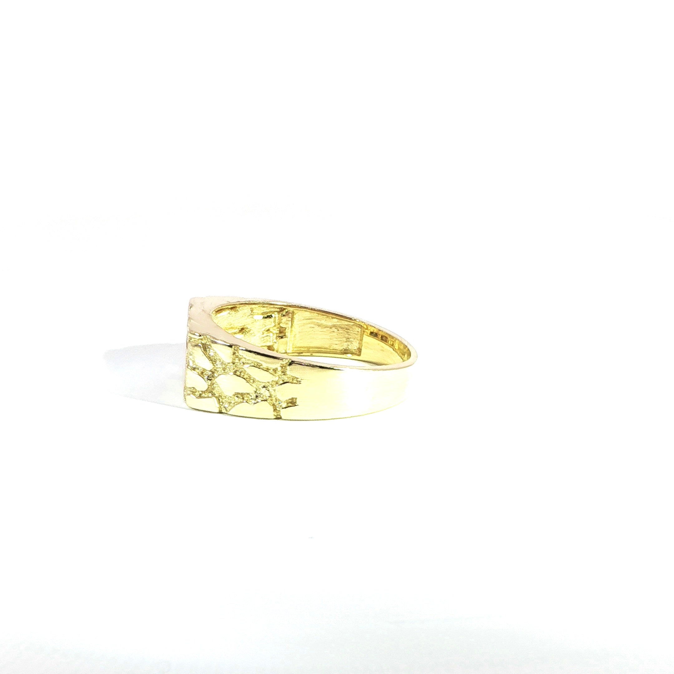 Side detail of 14K yellow gold nugget ring