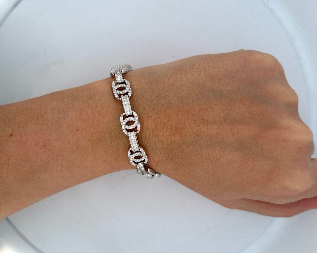 Sterling Silver Sleek Design Bracelet - 4.6mm, 5.65CT VVS Moissanite