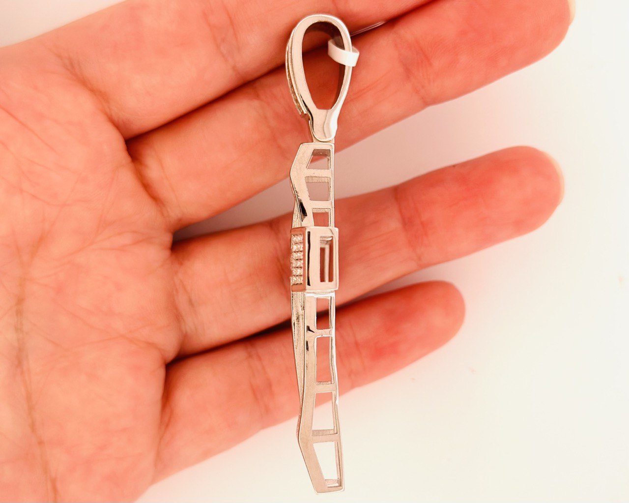 Sterling Silver Cross Pendant with VVS Moissanite - 2.65 Carat