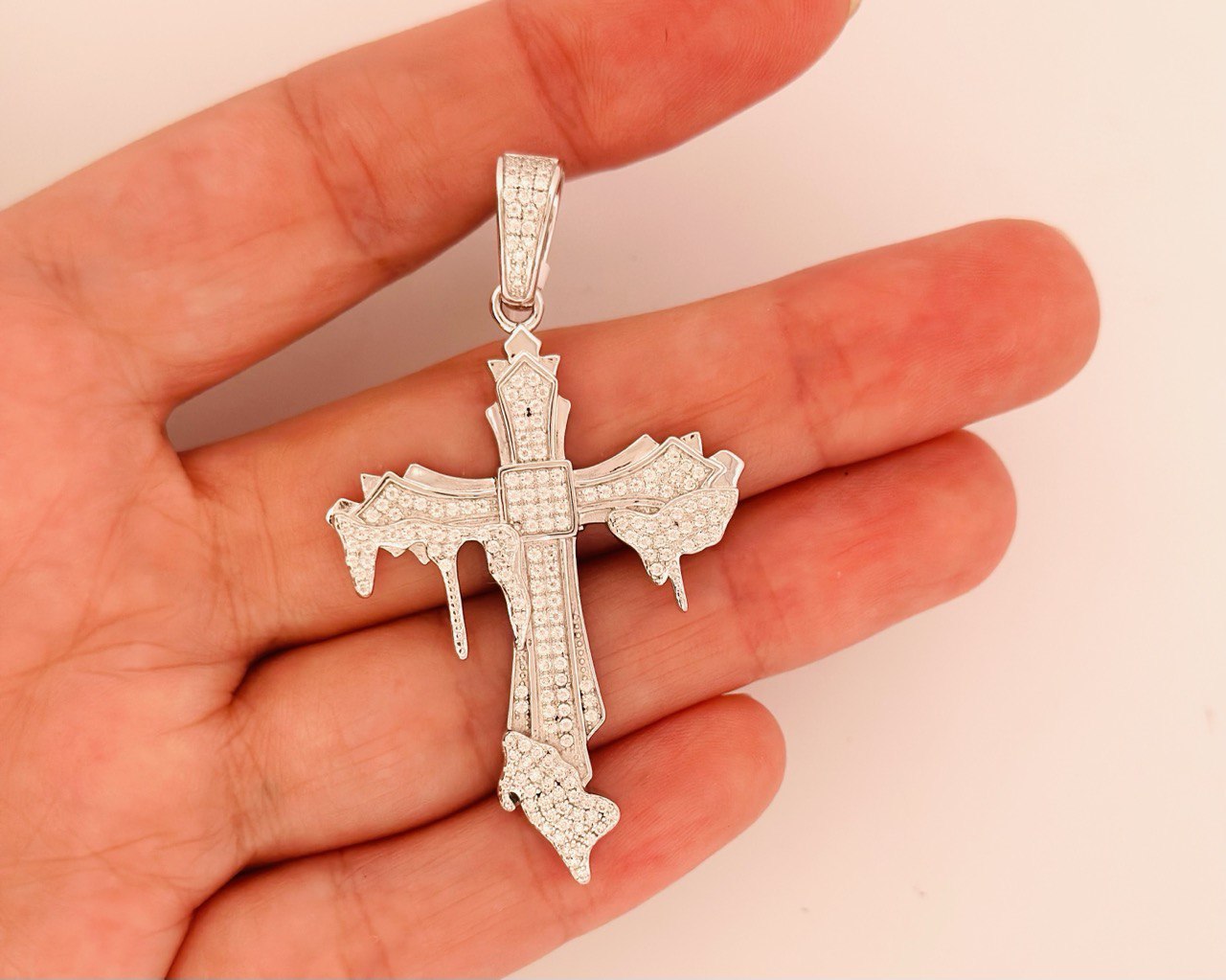 Sterling Silver Cross Pendant with VVS Moissanite - 0.96 Carat