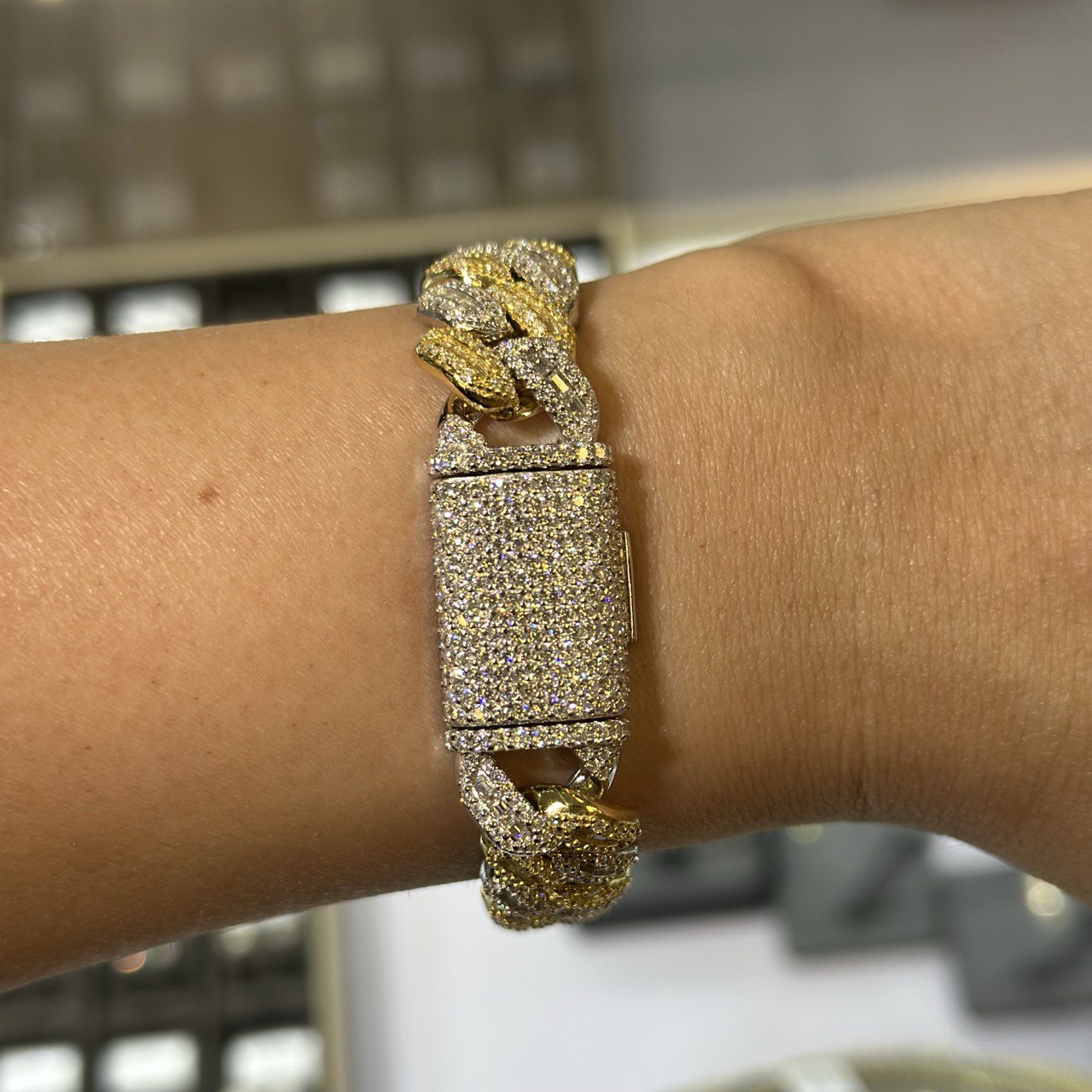 Sterling Silver Miami Cuban Bracelet- 12.10CT VVS-D Moissanite, 14MM,