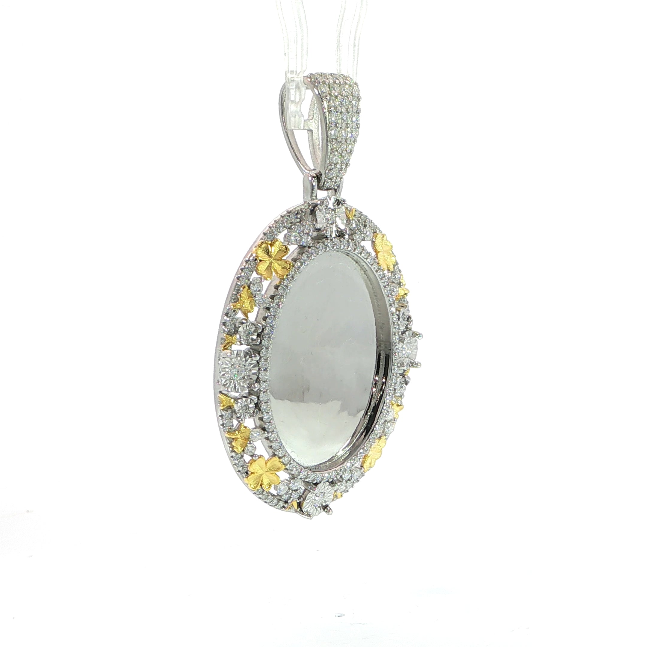 Oval pendant with sparkling moissanite floral border