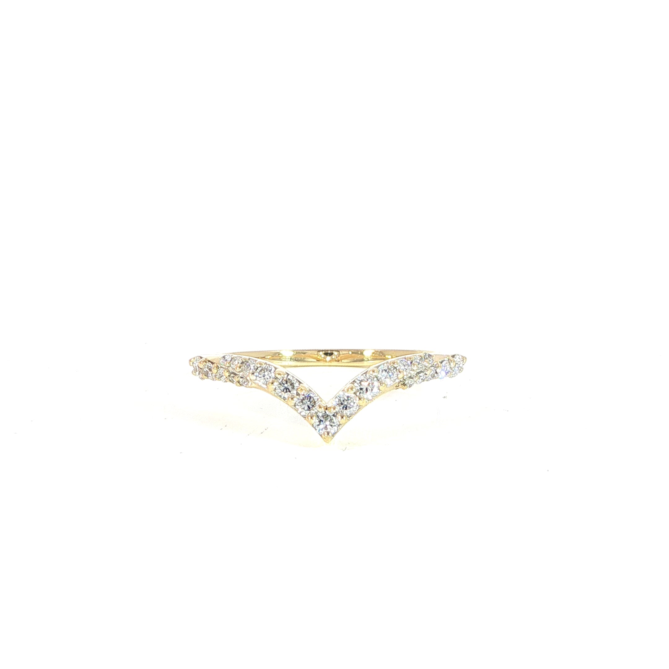 Detailed video of V-shaped diamond band with brilliant lab diamonds