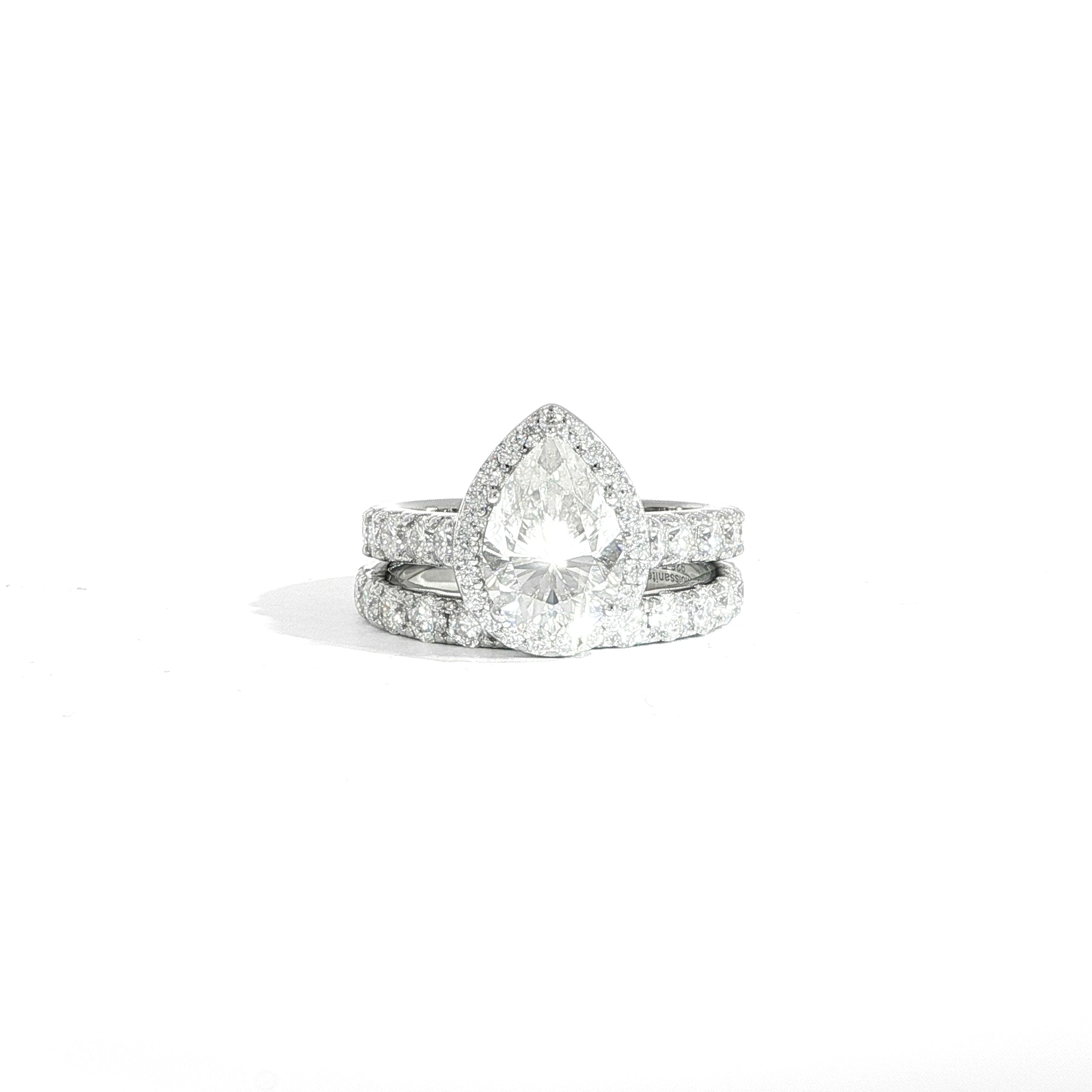 Close up video pear engagement ring with halo