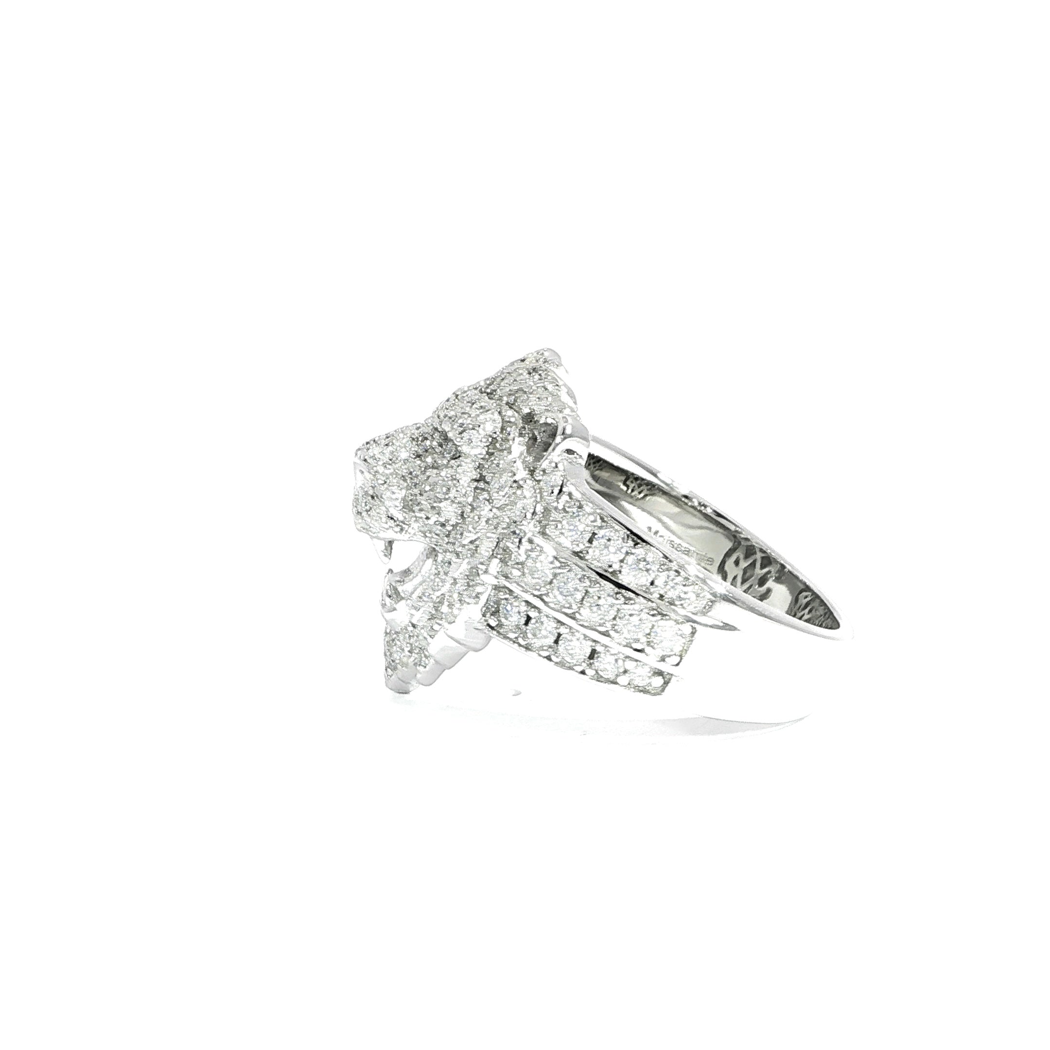 Premium lion head ring with shimmering moissanite stones