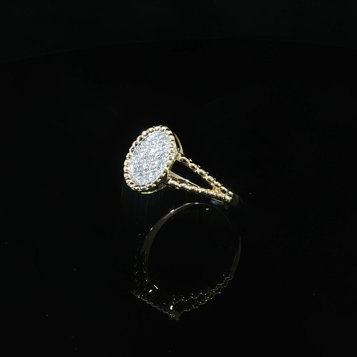 10K gold beaded border diamond ring angled detail