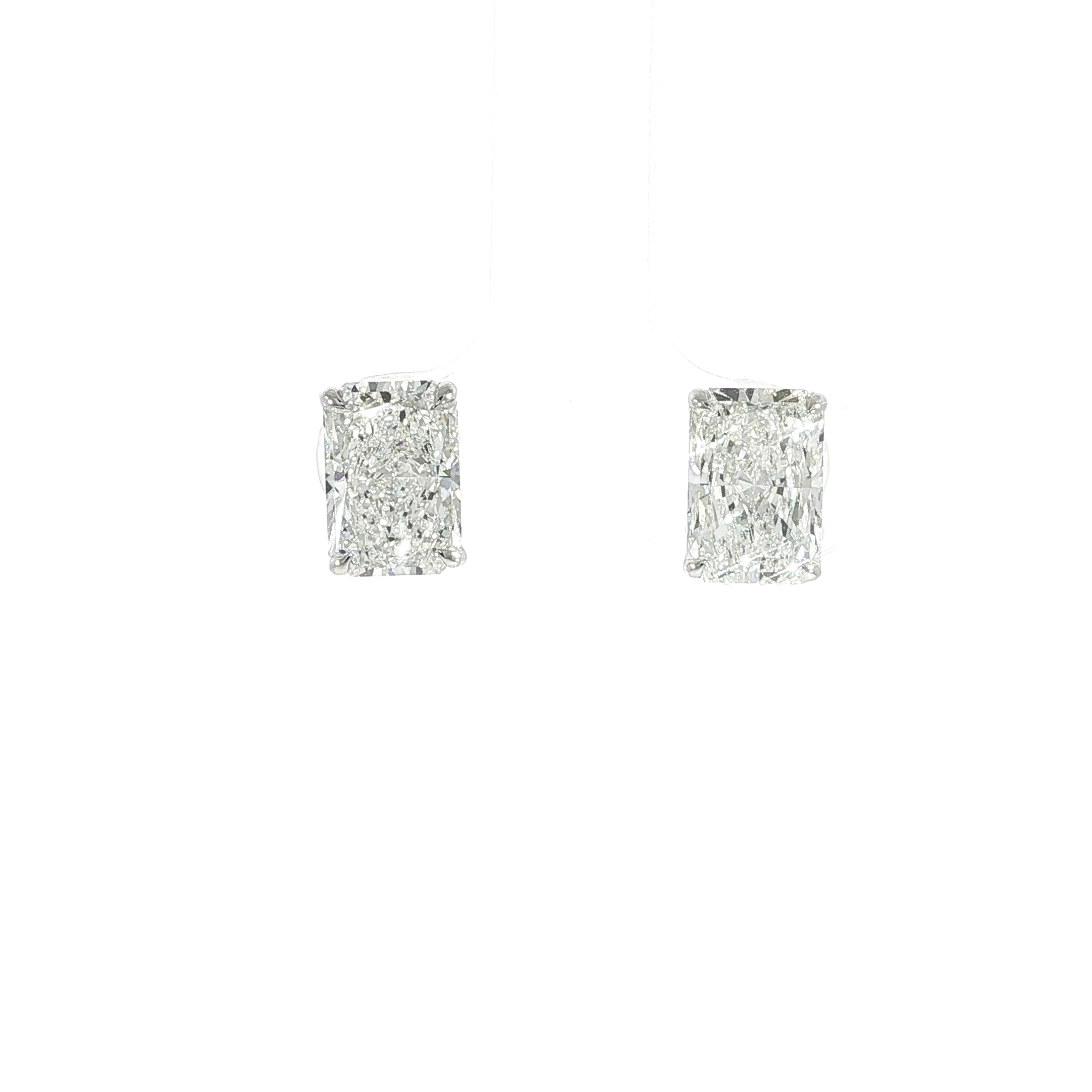 14K White Gold Radiant-Cut Diamond Stud Earring