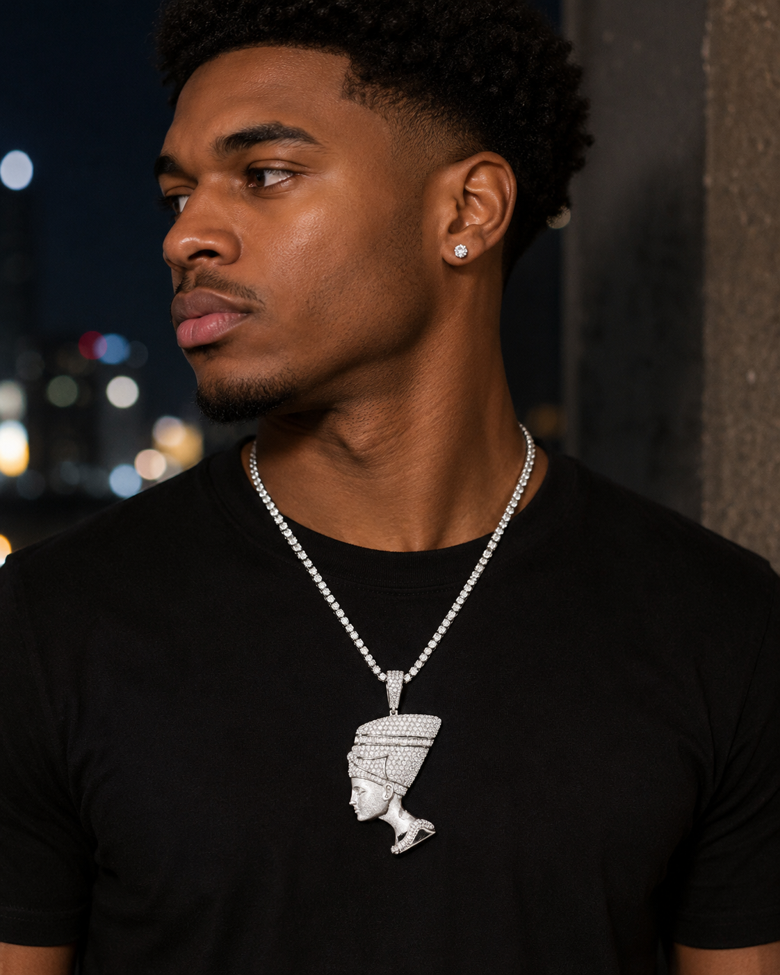 Statement sterling silver pendant honoring Queen Nefertiti.