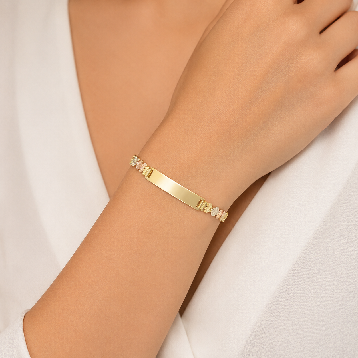 Yellow white and rose gold engravable bracelet with heart links