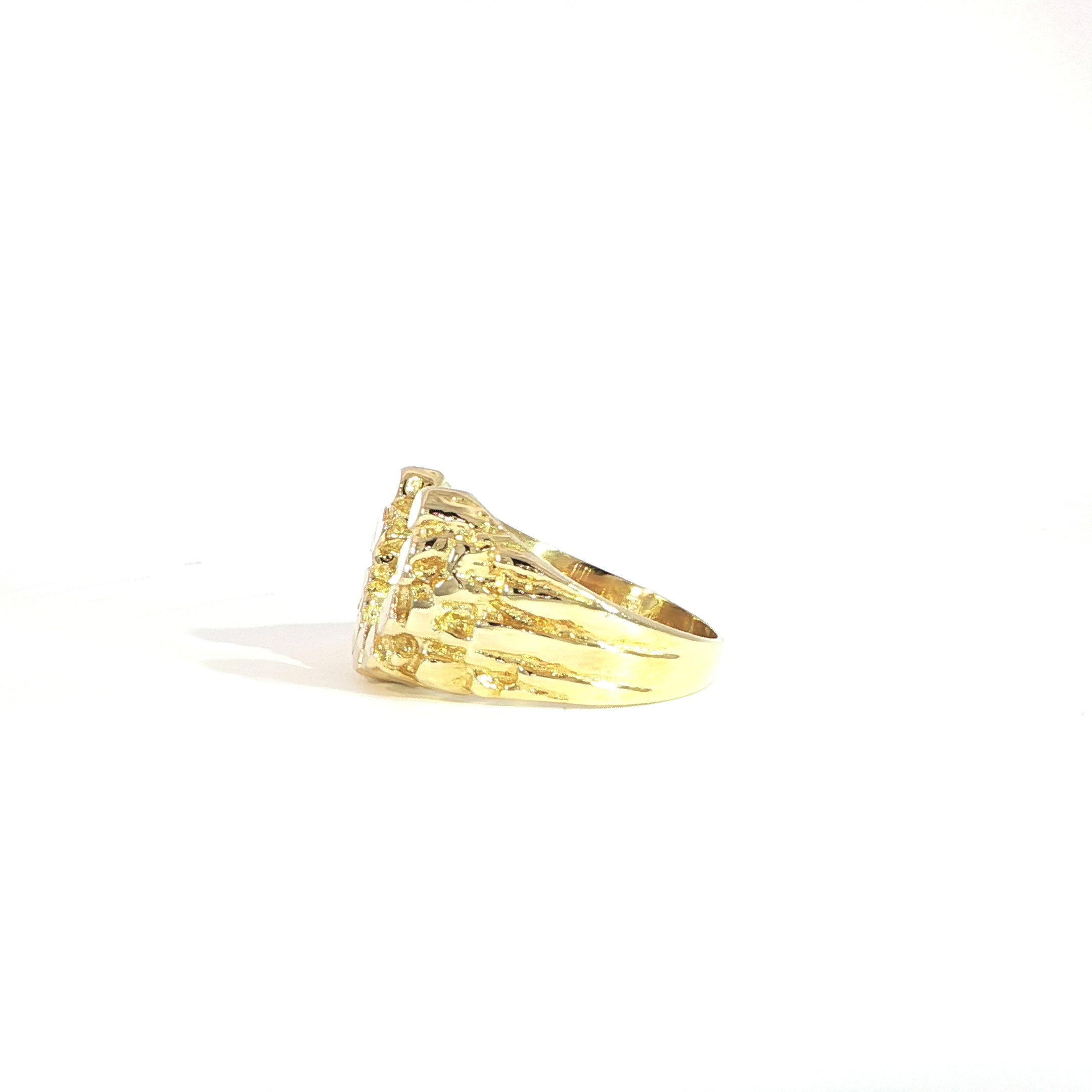 Side profile yellow gold lucky horseshoe ring
