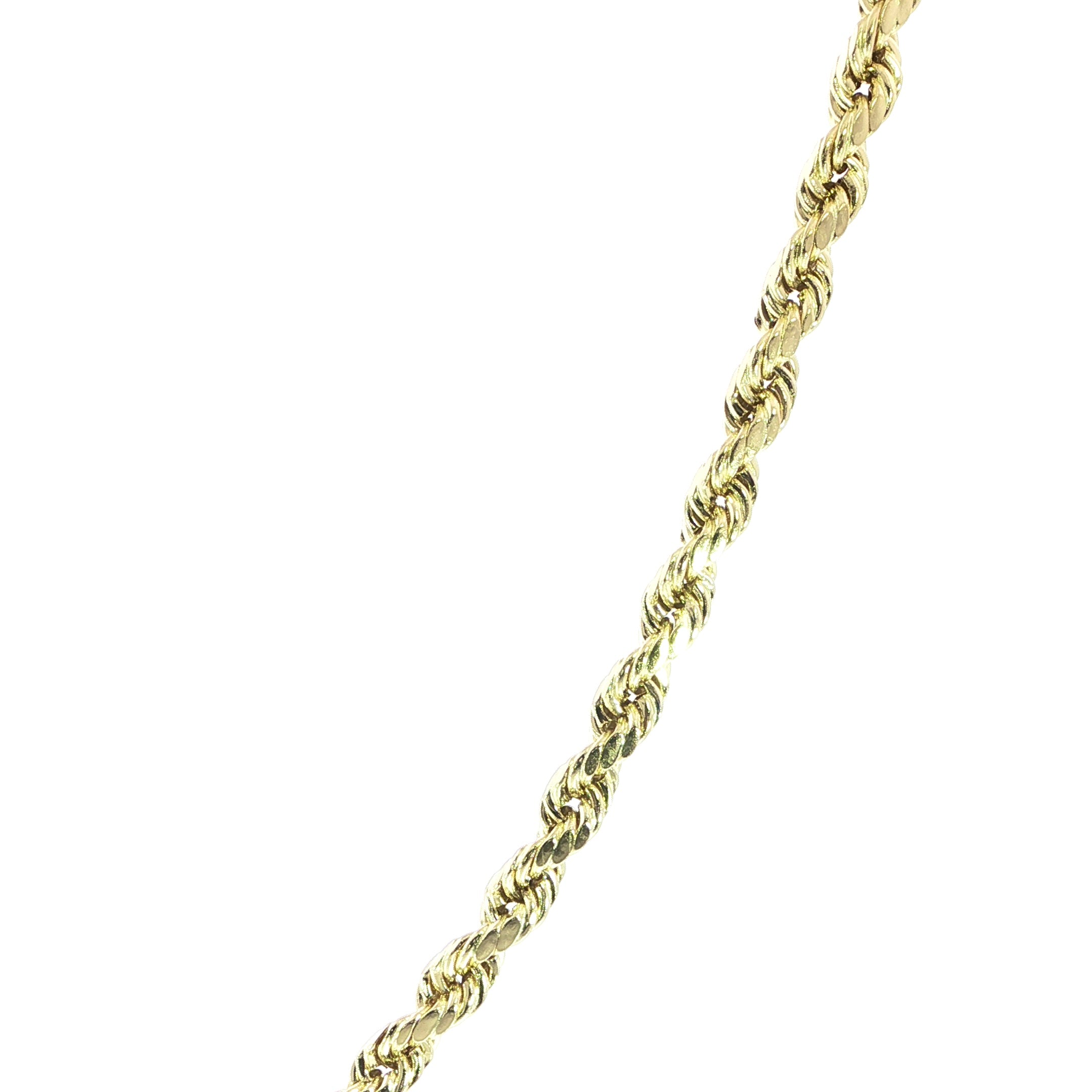 Close-up Diamond-cut rope chain necklace in 14K yellow gold 5MM