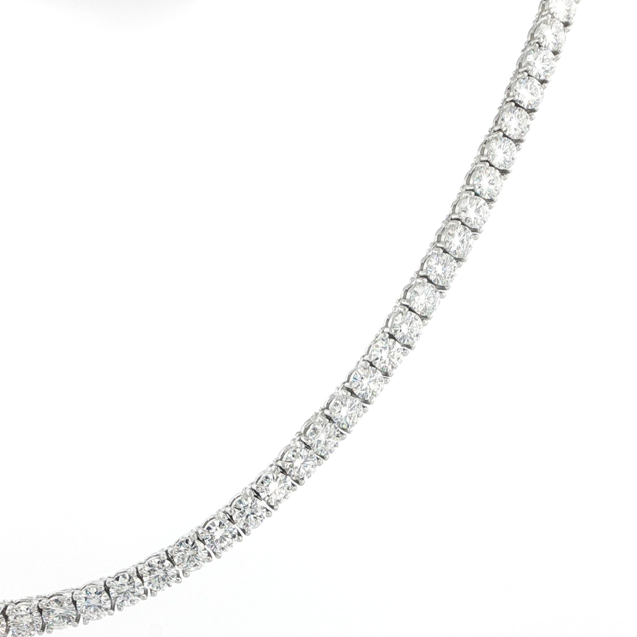 925 Sterling Silver 4MM Classic Tennis Chain Necklace With White VVS Moissanite Stones.