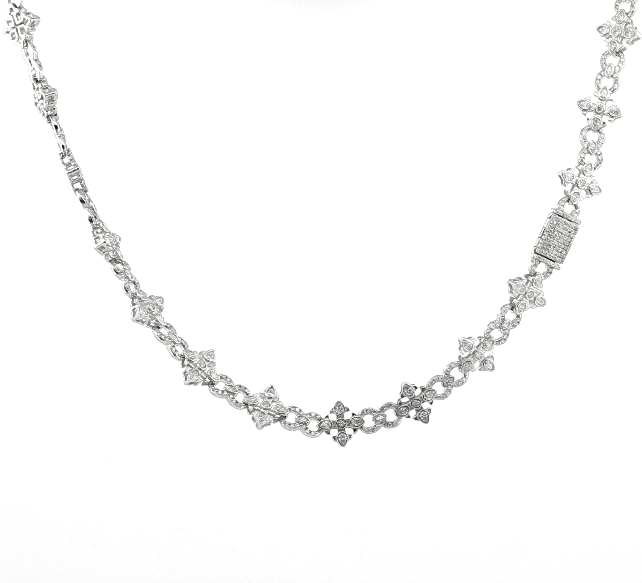 Silver floral clover necklace with pavé moissanite details
