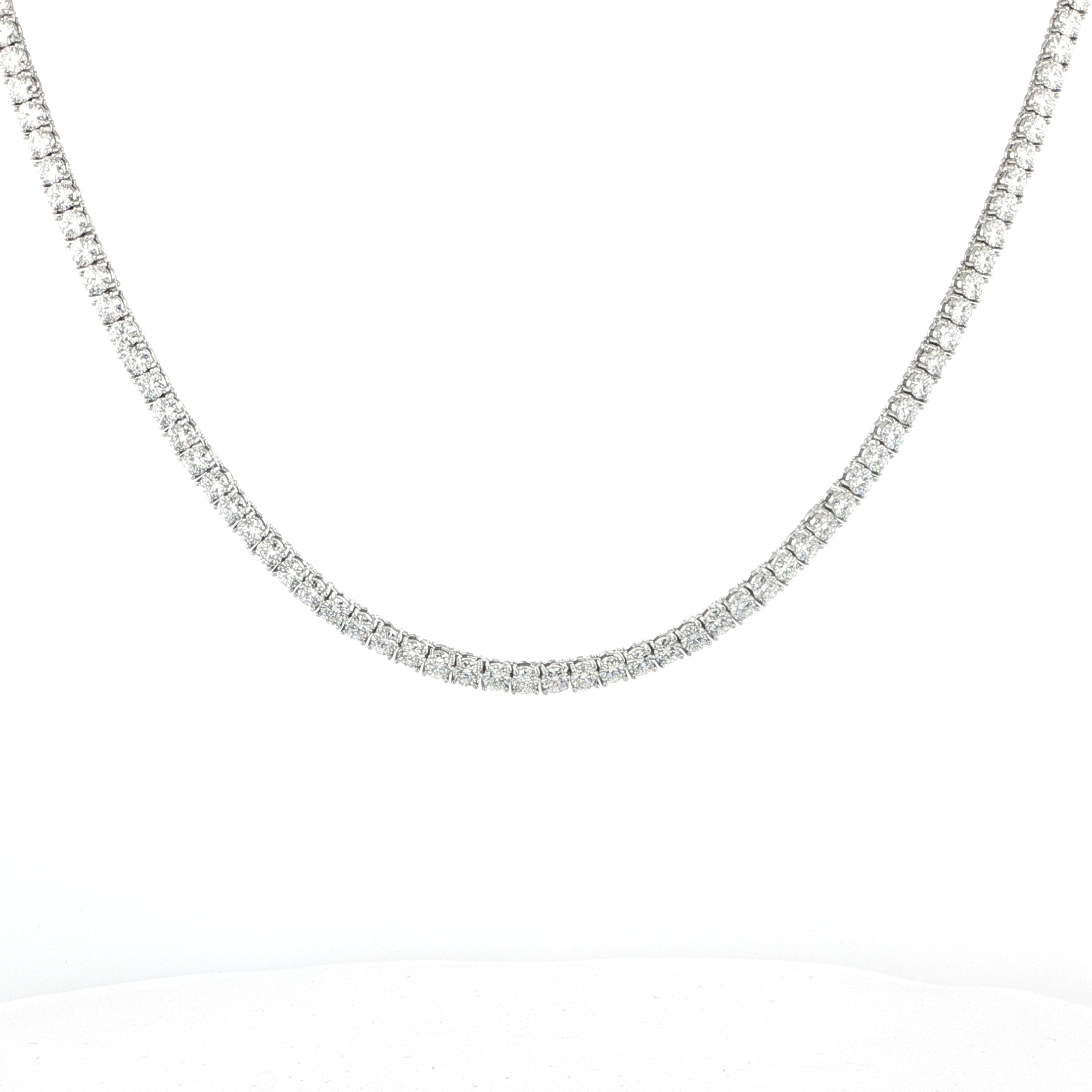 925 Sterling Silver 4MM Classic Tennis Chain Necklace With White VVS Moissanite Stones.