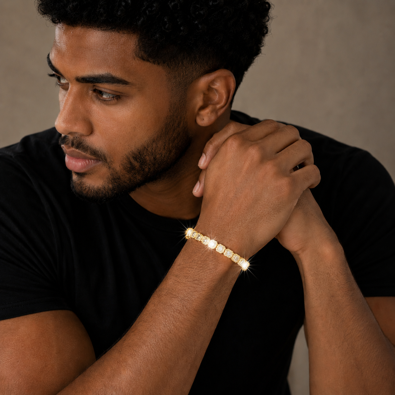 Sophisticated princess halo bracelet designed for exceptional sparkle.