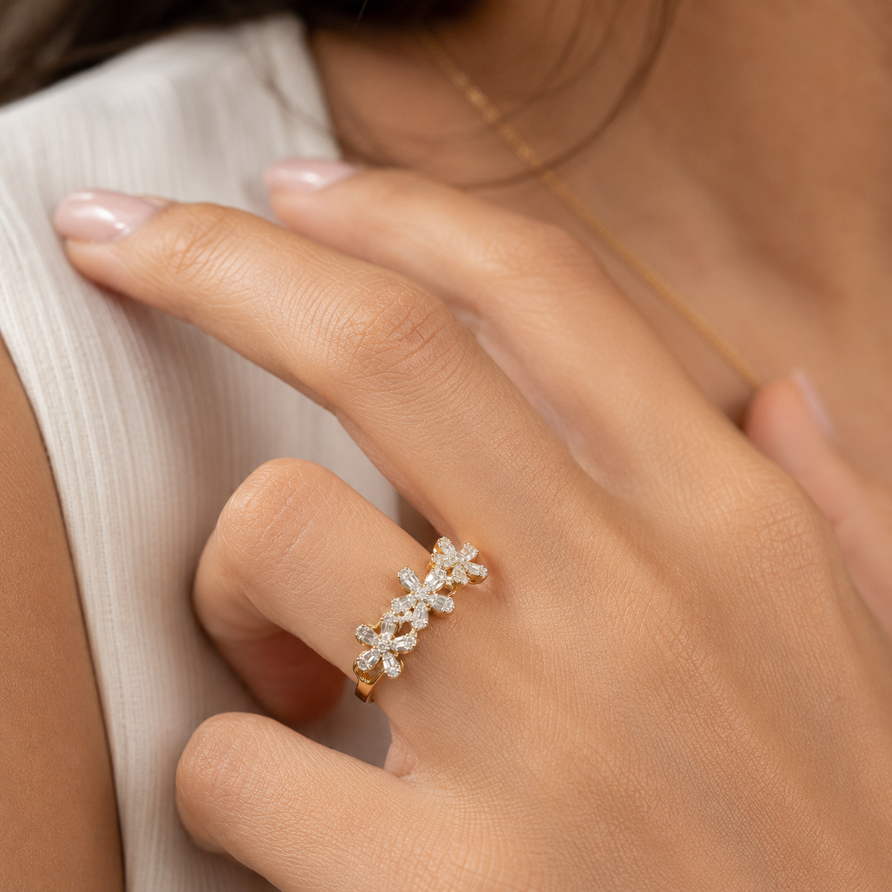 Women's 10K yellow gold natural diamond floral ring with 0.24 CTW