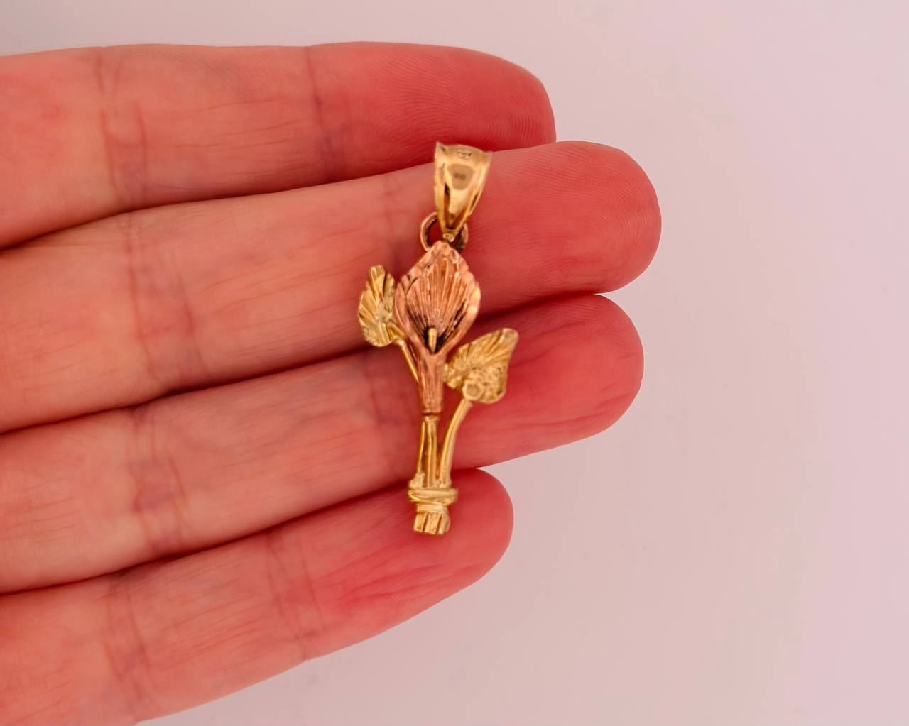 14K Flower Pendant