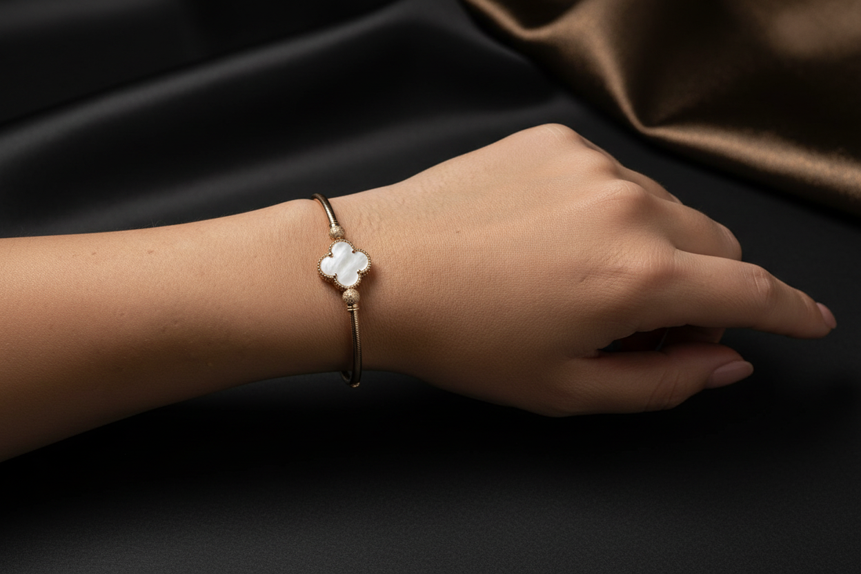 14K Gold Clover-Inspired Bracelet - 16 MM