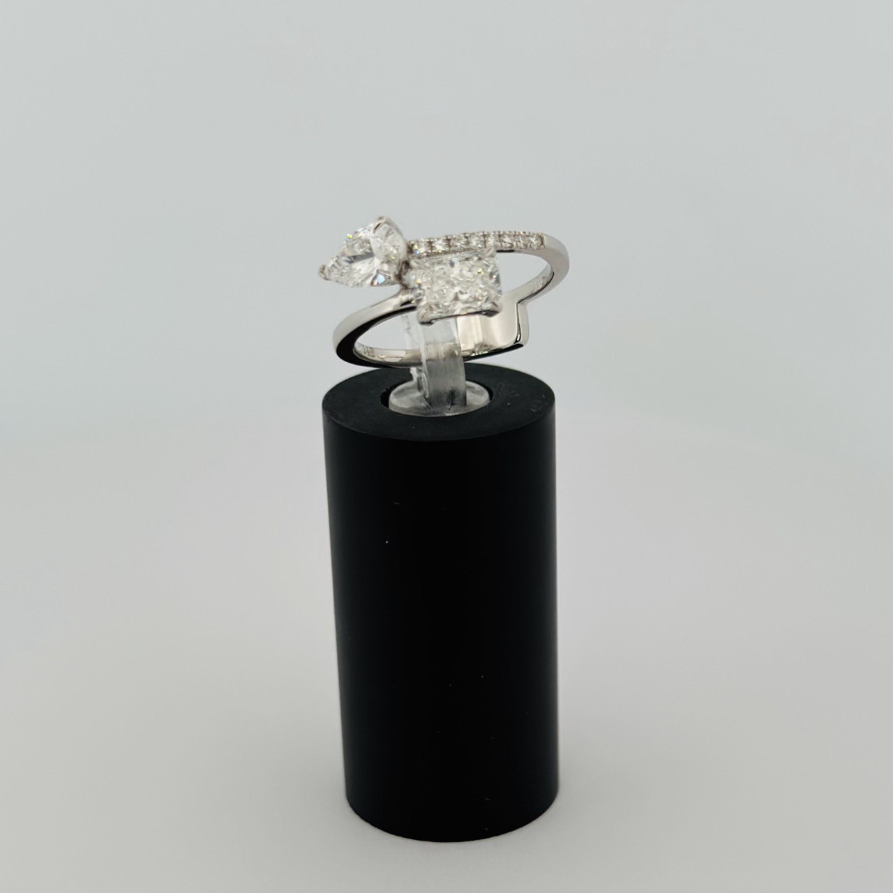 14K Gold Designer Diamond Ring - 1.52ctw