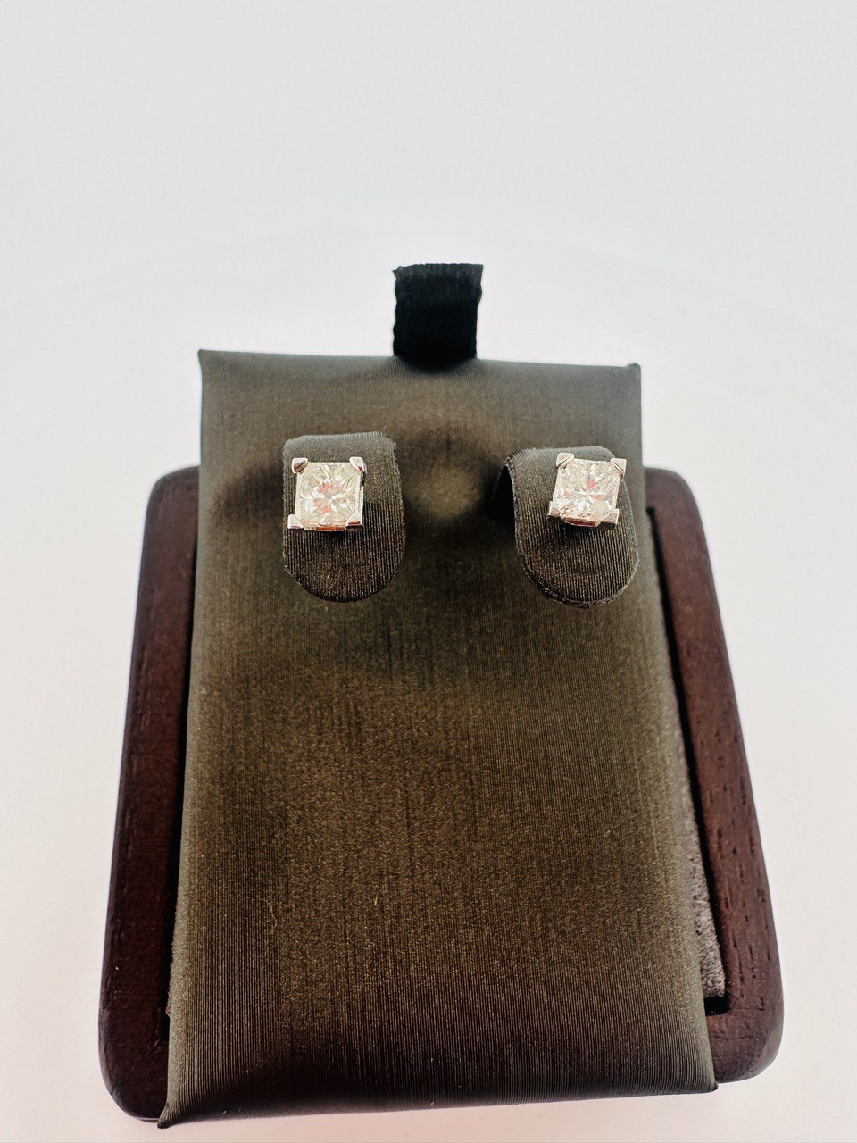 14K Diamond Earring (1)