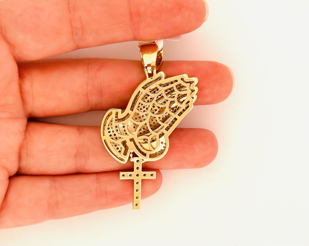 Sterling Silver Praying Hand Pendant with VVS Moissanite