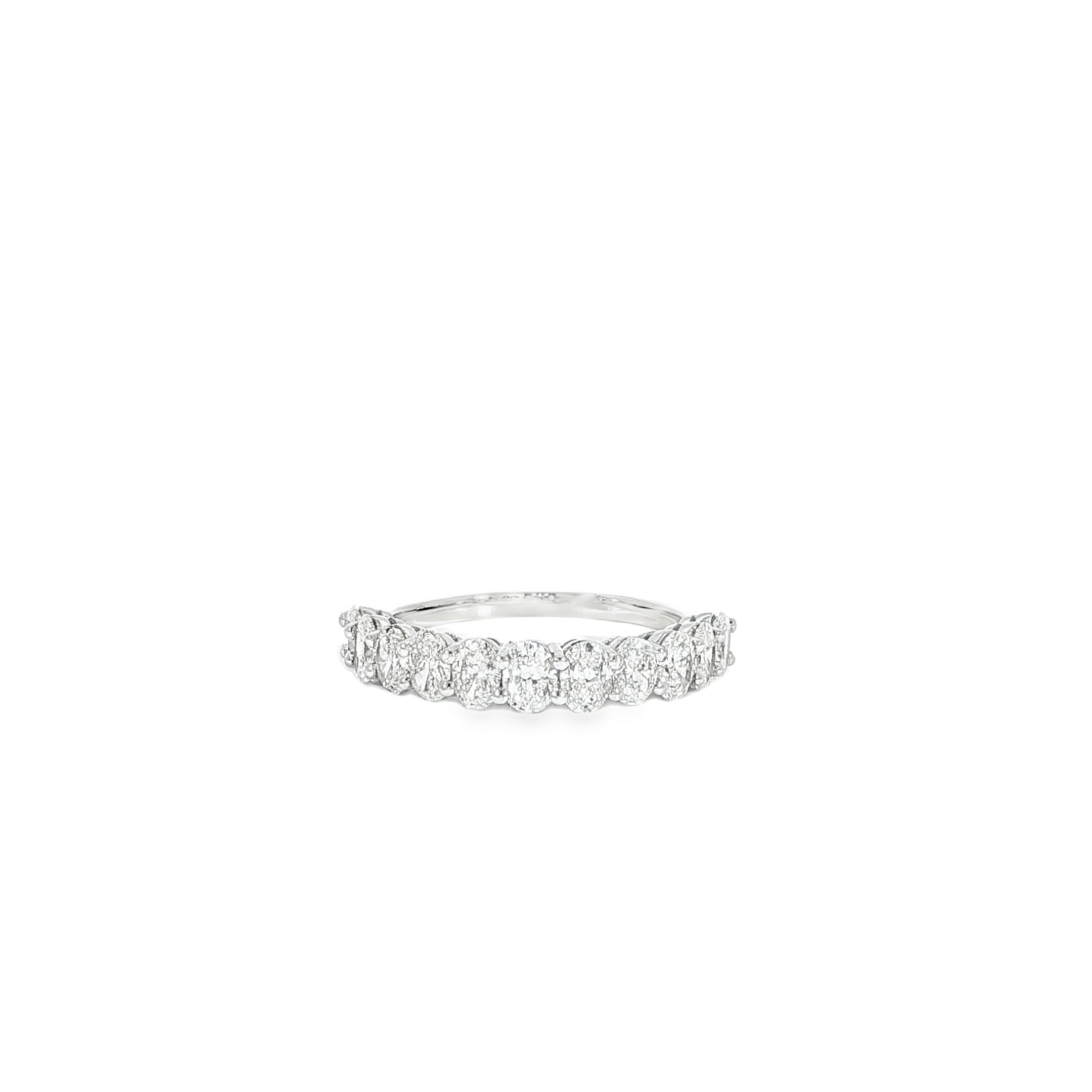 Video of stackable 14K gold oval diamond band with brilliant lab diamonds