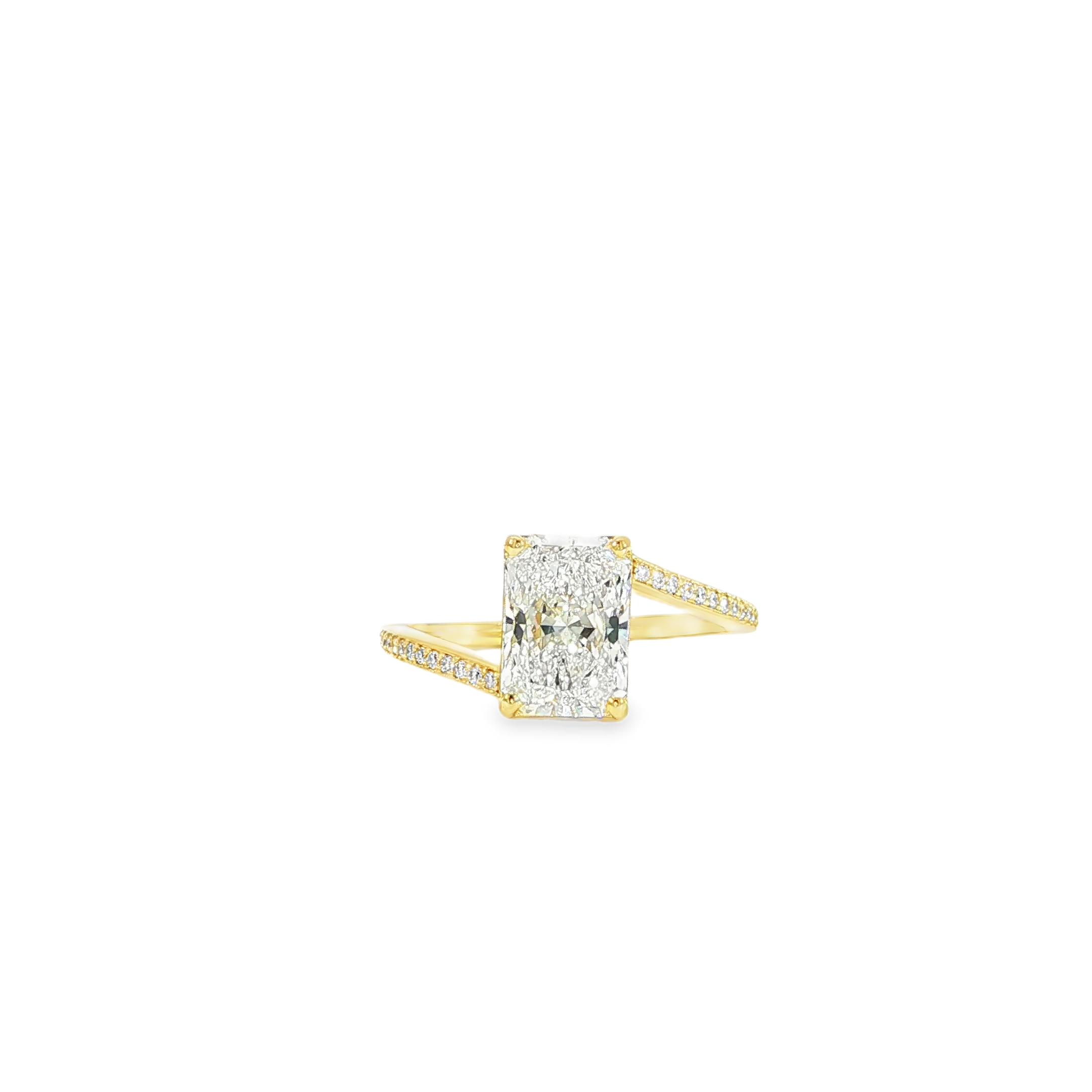 Close-up video of radiant diamond ring bypass style