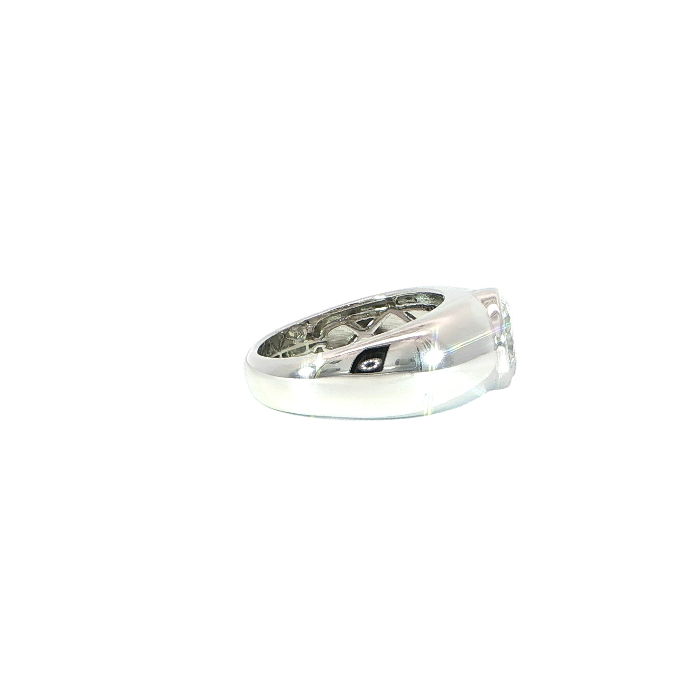 Side oval moissanite solitaire ring with thick tapered band