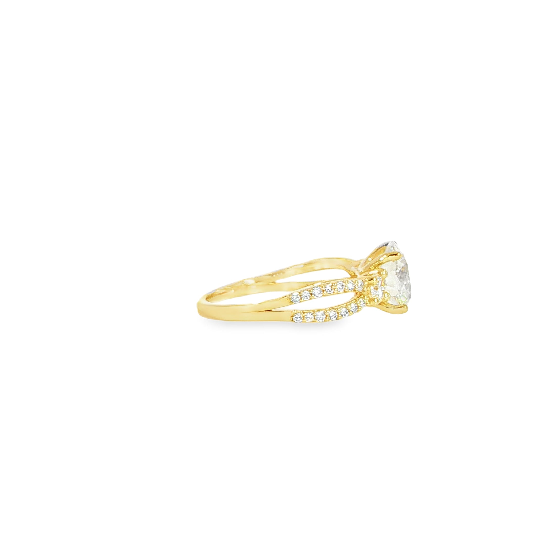 Side view of 14K gold round diamond engagement ring with split band