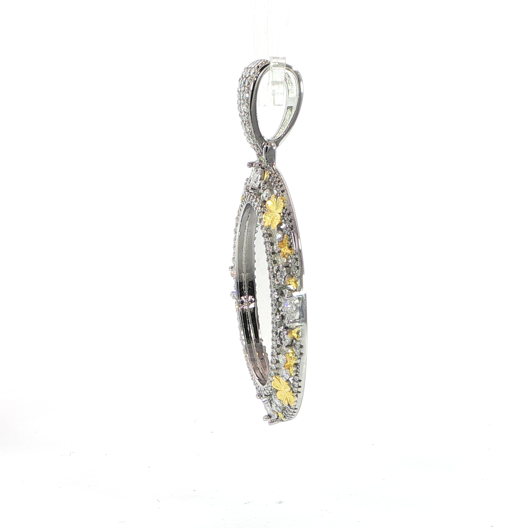 Elegant picture frame pendant in sterling silver with VVS moissanite